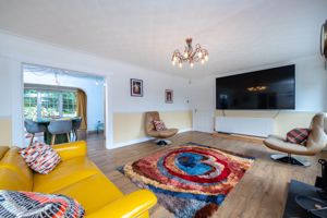 Living room- click for photo gallery